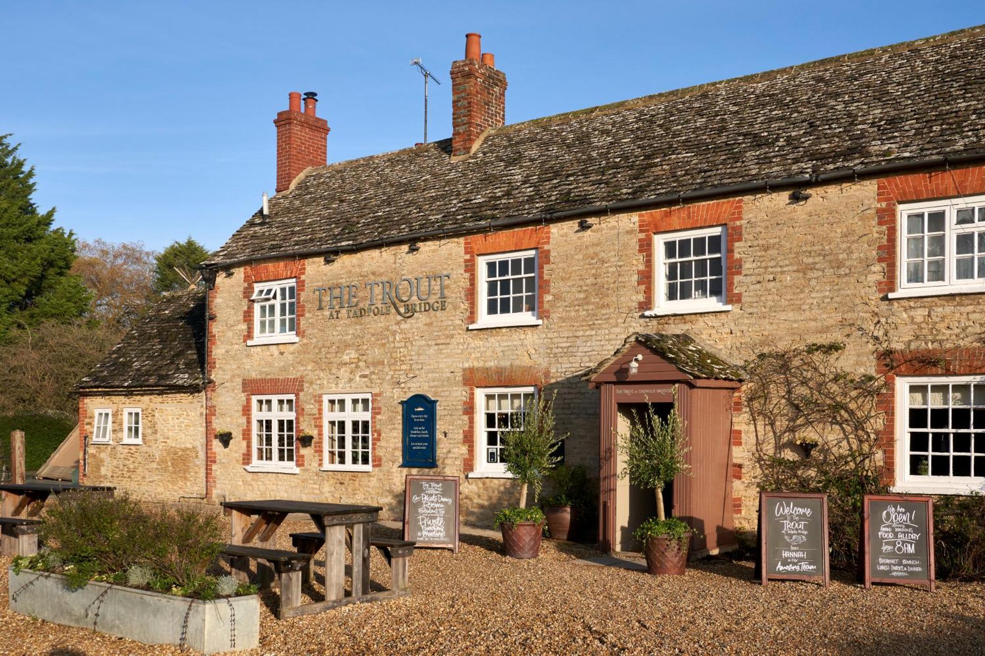 Hotel The Trout At Tadpole Bridge Faringdon Esterno foto