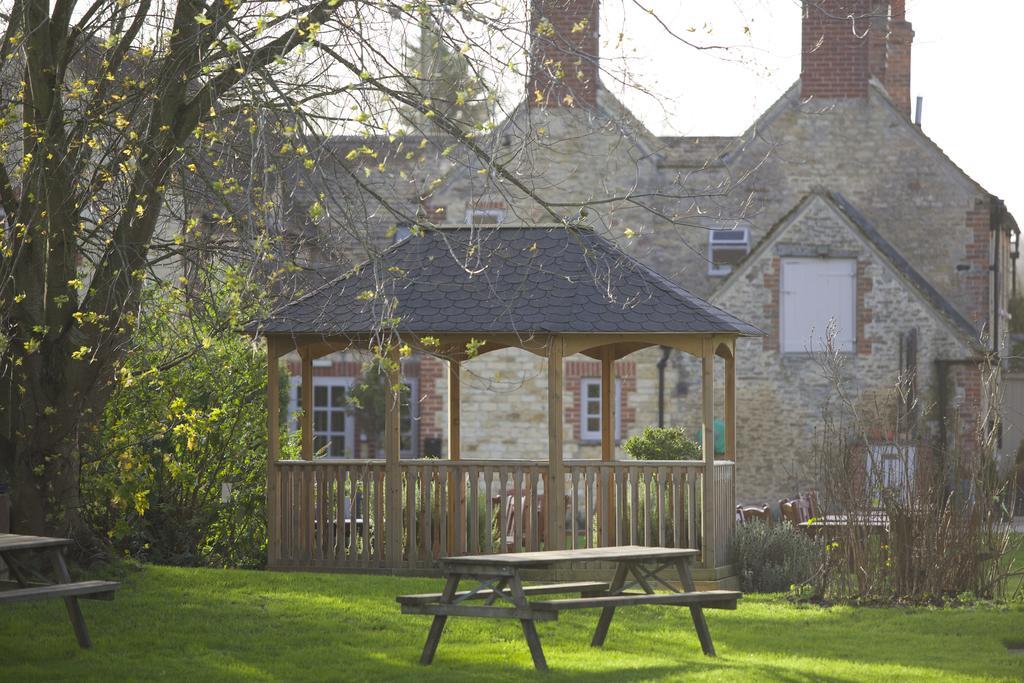 Hotel The Trout At Tadpole Bridge Faringdon Esterno foto