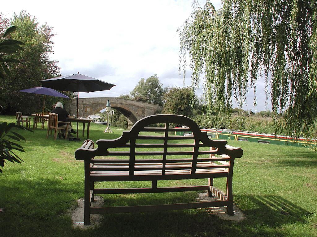 Hotel The Trout At Tadpole Bridge Faringdon Esterno foto